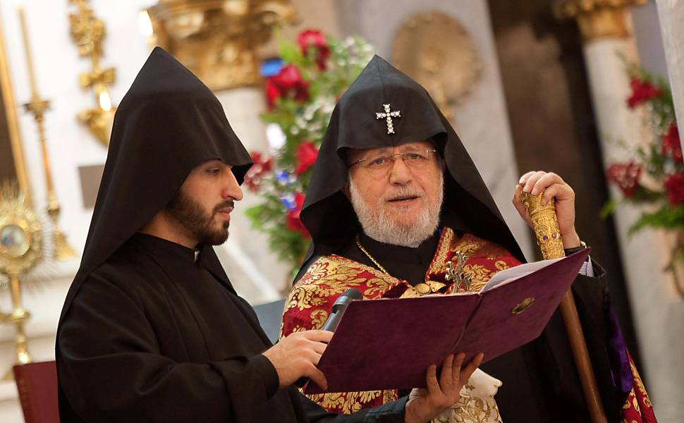 Chefe da Igreja Apostólica Armênia visita Brasil