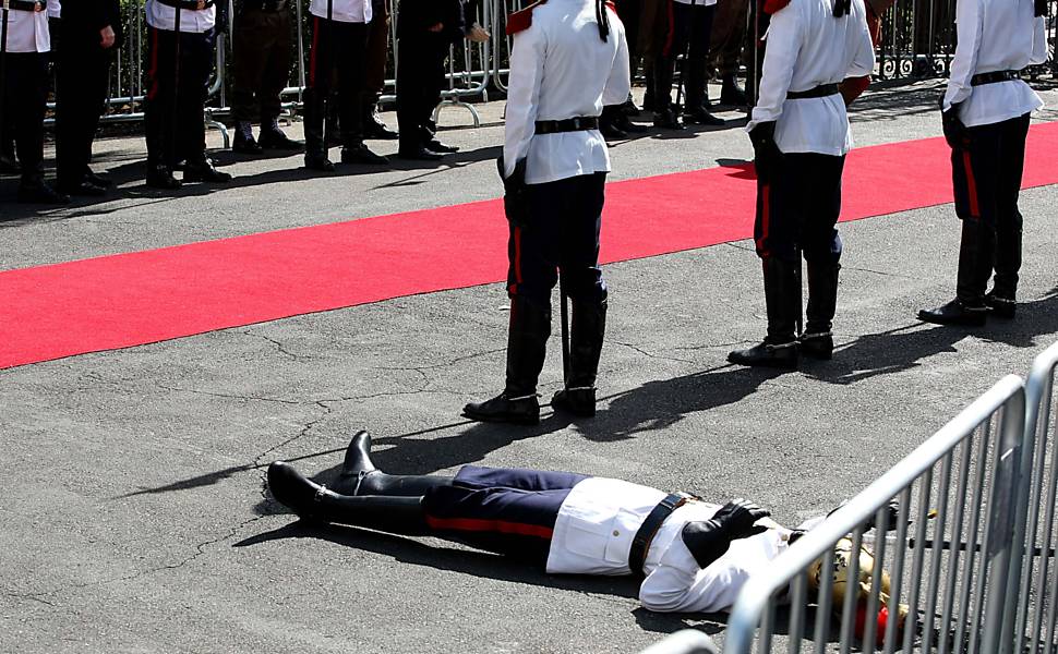 Oficial do regimento Dragões da Inconfidência desmaia durante velório do ex-presidente Itamar Franco