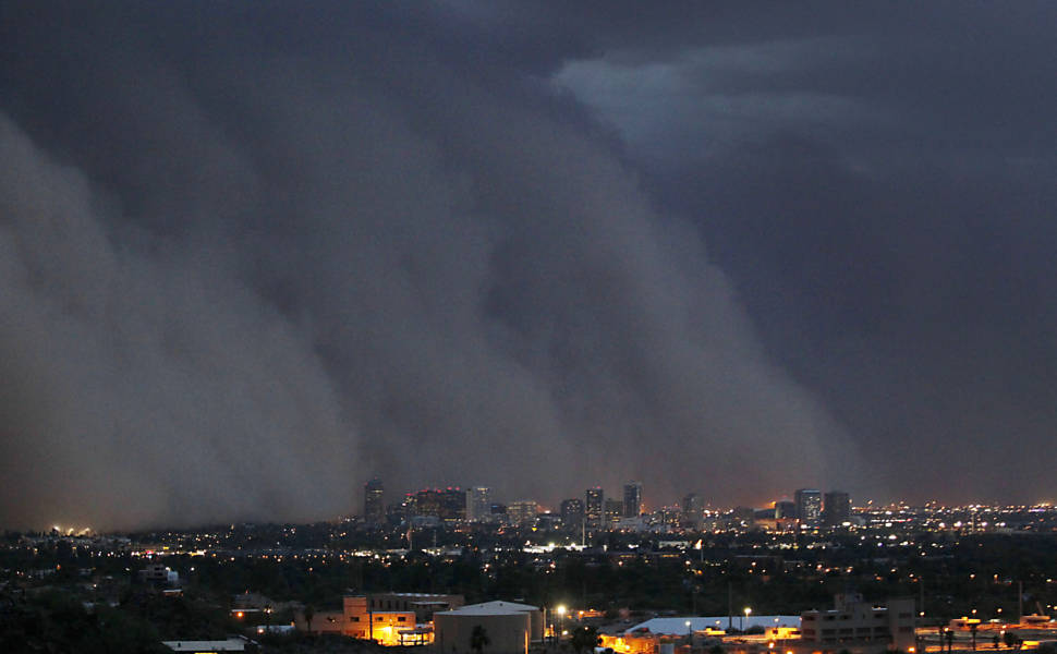 Tempestade de poeira atinge cidade nos EUA