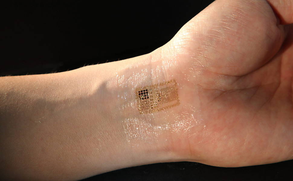 Cientistas criam 'pele eletrônica' que mede sinais vitais humanos