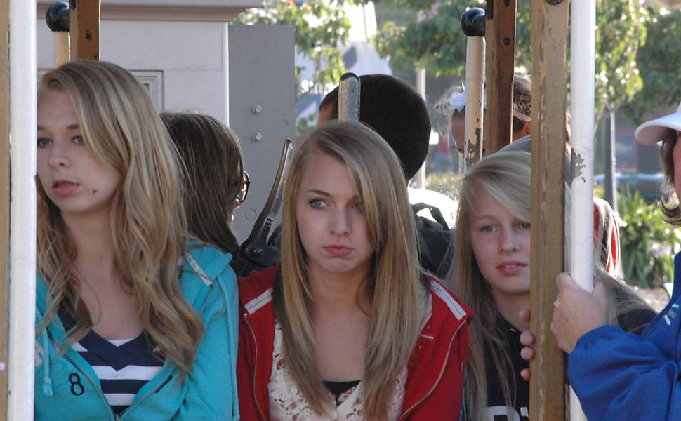 Gêmeas em um cable-car, bonde de San Francisco puxado a cabo 