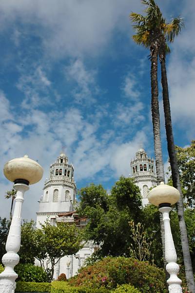 Detalhe da entrada principal do Heasrt Castle, que o magnata californiado construiu no início do séc. 20 perto de San Simeon 