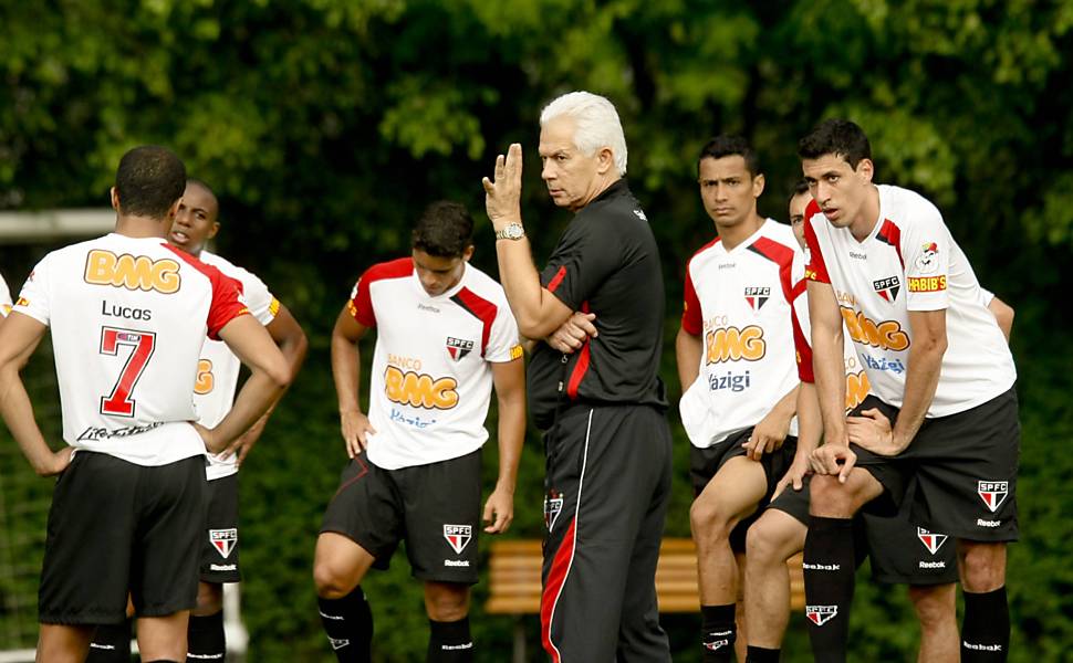 Leão comanda primeiro treino no São Paulo