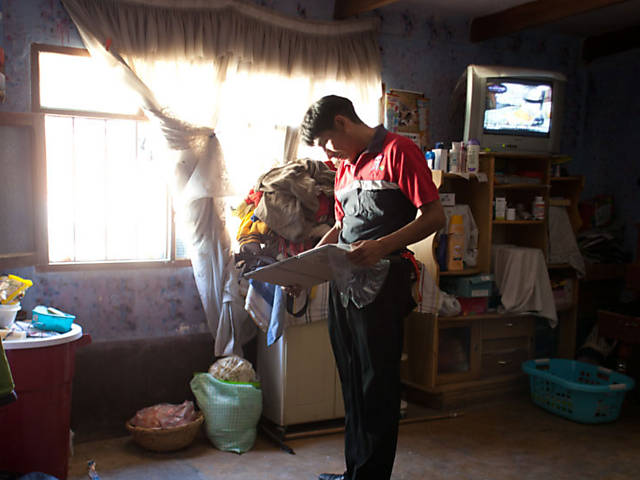 Luis, 33, soube da Aids há seis anos. "Eu estava me deixando morrer, não estudava mais, não queria comer, não me importava com mais nada." Depois de vencer a depressão, Luis voltou a estudar, mas ainda acredita que existem limites 