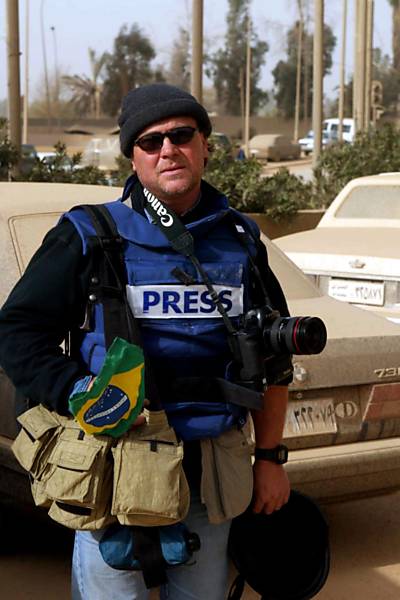 Repórter-fotográfico da Folha registra Guerra do Iraque