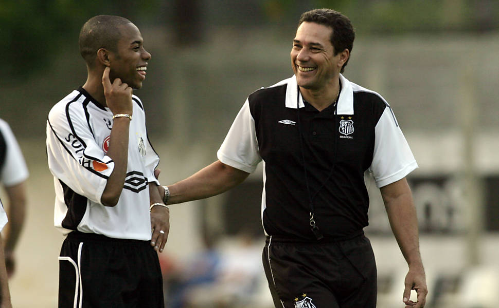 Robinho e Luxemburgo no treino do Santos