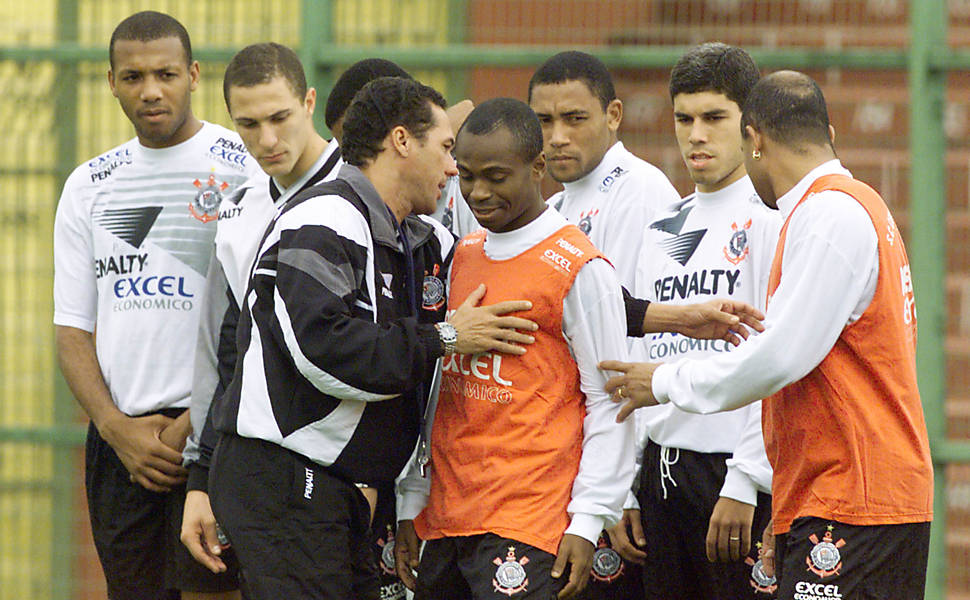 Luxemburgo em treino do Corinthians com Edilson e Ricardinho, em 1998