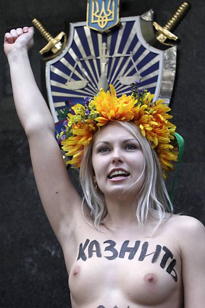 Ativistas ucranianas protestam contra abuso sexual