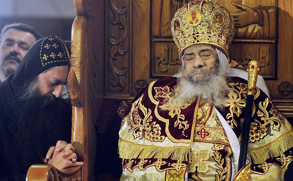 Cristãos coptas prestam homenagem a papa egípcio