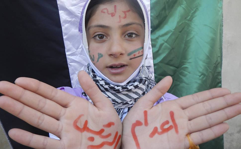 Meninas protestam contra regime sírio