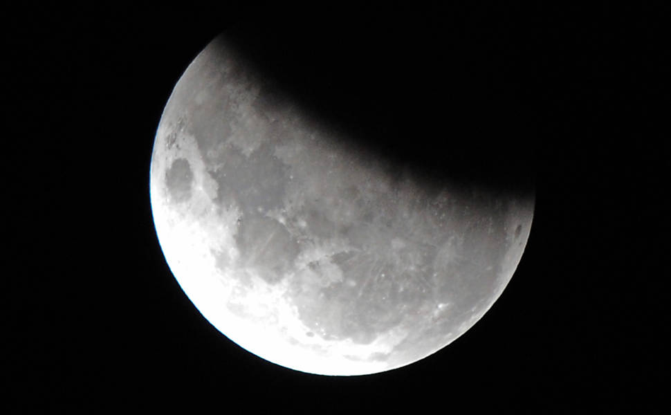 Eclipse parcial da lua 04/06/2012 Ciência Fotografia Folha de S