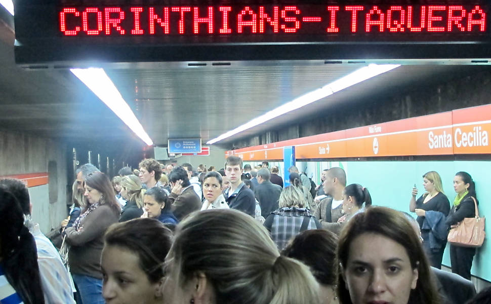 Falha na linha vermelha do Metrô de SP