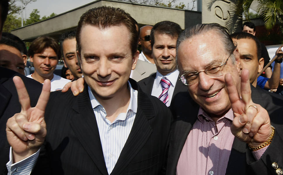Celso Russomanno com Paulo Maluf (PP) durante convenção estadual do partido. O evento oficializou a candidatura de Russomano ao governo do Estado de São Paulo
