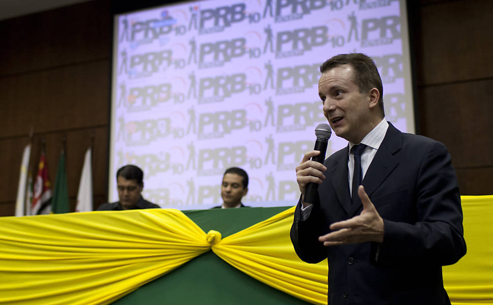 Celso Russomano discursando em evento do PRB em novembro de 2011