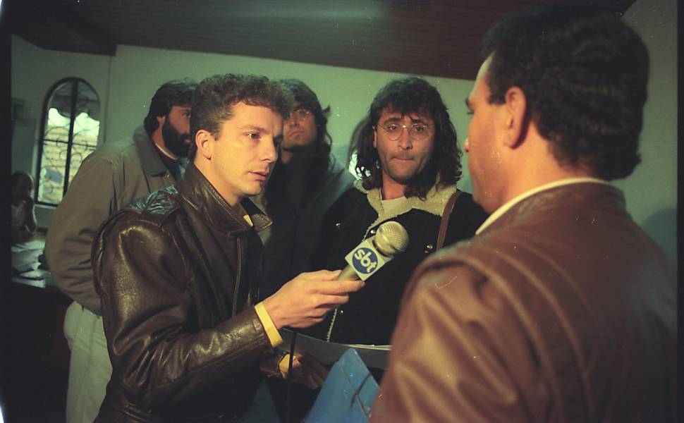 O repórter Celso Russomanno durante o quadro ?Defesa do Consumidor? do programa "Aqui e Agora" do SBT em São Paulo em 1992