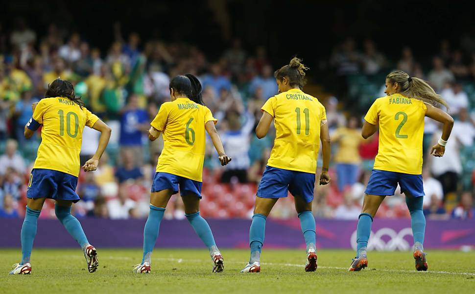 Futebol feminino abre disputas em Londres-2012 - Fotos - UOL