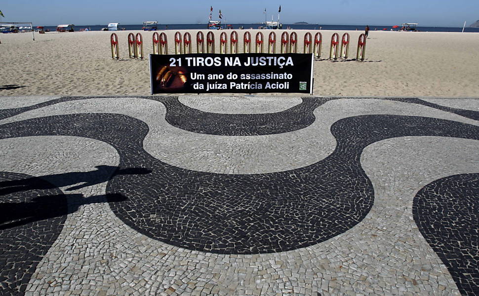Parentes de juíza assassinada no Rio cobram agilidade em investigação