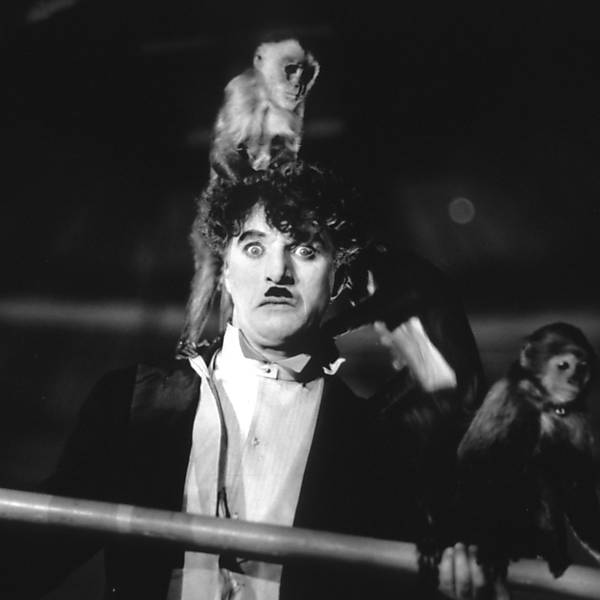 Chaplin atua com um macaco em "O Circo"