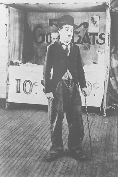 A proximidade entre o humor circense e a comédia burlesca revela origens de Carlitos, em "O Circo"