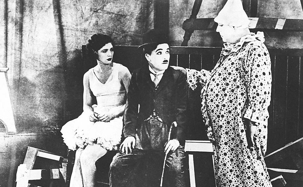 Em "O Circo", Carlitos se apaixona pela acrobata interpretada pela atriz Merna Kennedy