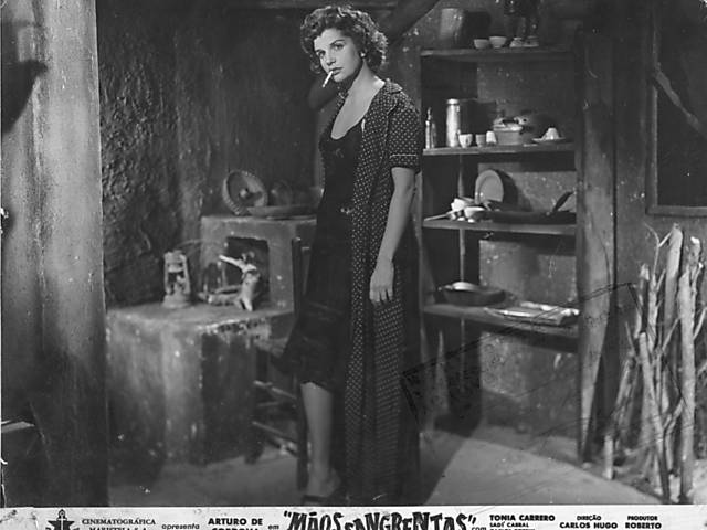 Tônia Carrero em cena de "Mãos Sangrentas" (1955), de Carlos Hugo Christensen