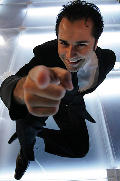 Retrato do humorista Warley Santana, o "repórter experiente" do "CQC" em 2008 