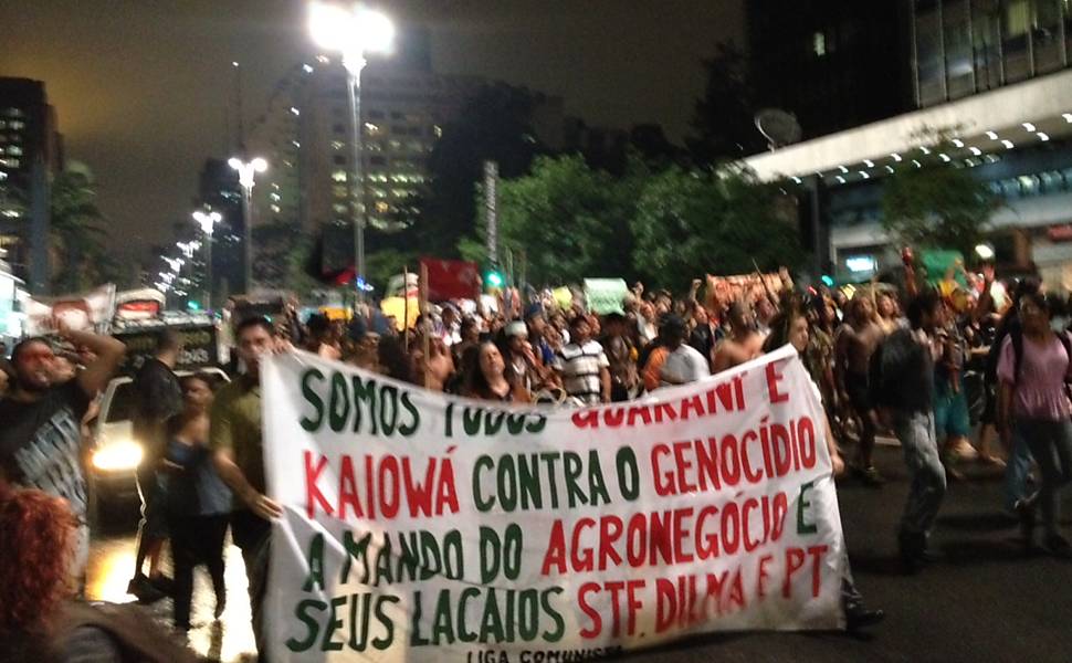 Manifestação por índios guarani-caiová