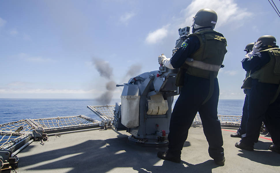 Marinha, Exército e Aeronáutica participam da operação Atlântico III, em que simulam ataques 