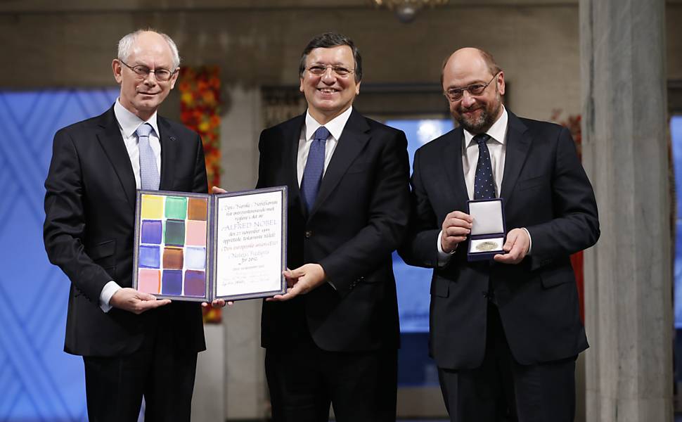 <b>2012</b>
<b>União Europeia</b>
"Por mais de seis décadas, contribuiu para o avanço da paz e da reconciliação, da democracia e dos direitos humanos na Europa". 