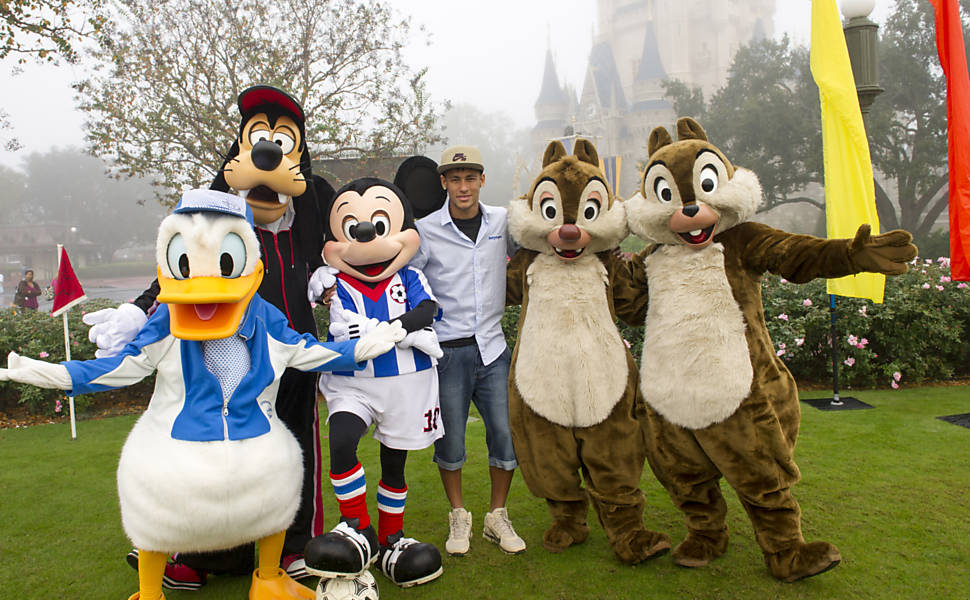 Neymar na Disney - 11/12/2012 - Folhinha - Fotografia - Folha de S.Paulo