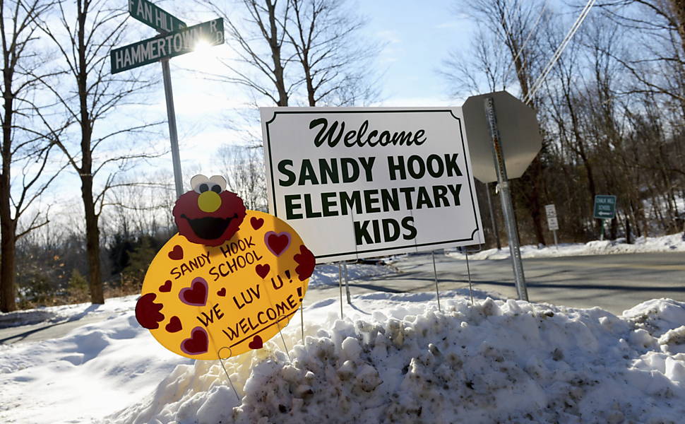 Volta as aulas após massacre de Sandy Hook, em 2013