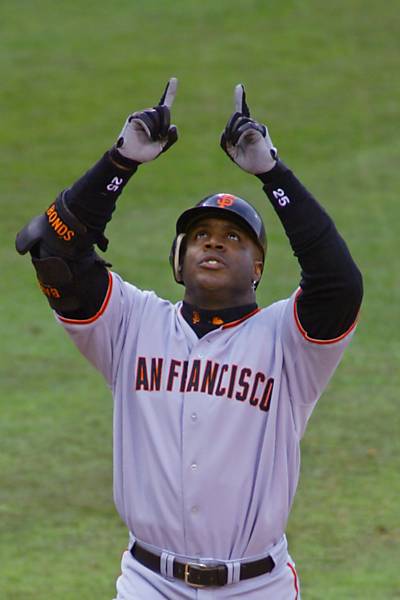 Barry Bonds foi eleito o jogador mais valioso da liga americana de beisebol por seis vezes, mas sua reputação caiu após entrar no caso Balco. Continua sob investigação sobre o possível uso de substâncias para melhorar o rendimento