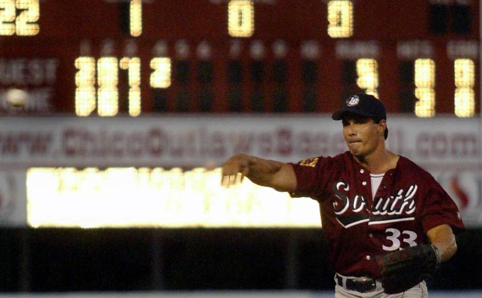 O cubano José Canseco que brilhou principalmente nos anos 80 é considerado o pai dos esteroides do esporte americano. Chegou a escrever um livro em que falou do escândalo do doping no beisebol. Nunca chegou a ser pego porque a liga americana só passou a ser mais rigorosas com exames antidoping depois de 2000