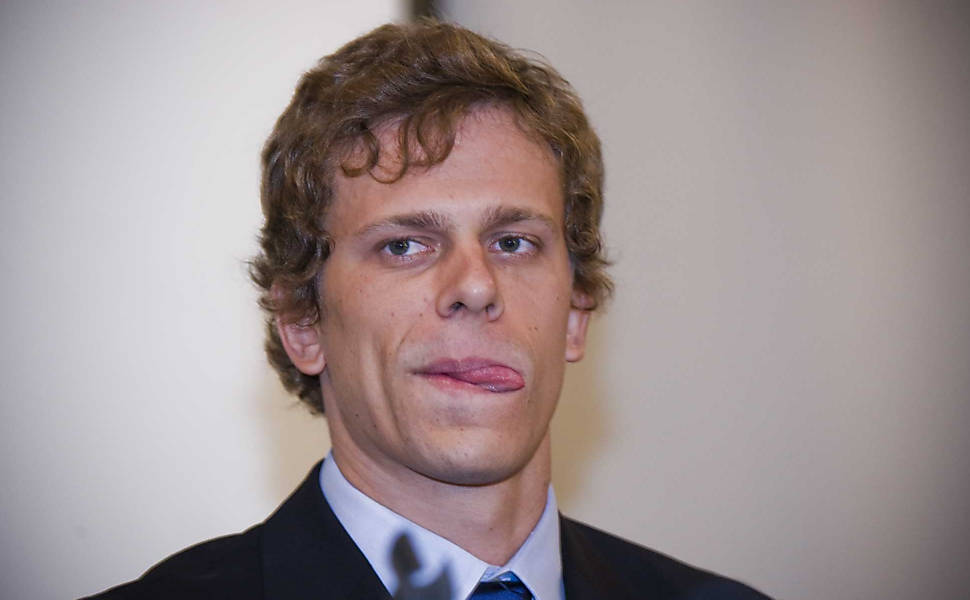 A Confederação Brasileira de Desportos Aquáticos anunciou em julho de 2011 que Cesar Cielo (foto), Nicholas Santos, Henrique Barbosa e Vinícius Waked foram flagrados no exame antidoping. Cielo alegou ter havido 