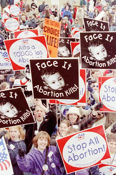 Manifestantes anti-aborto durante o protesto anual Marcha pela Vida