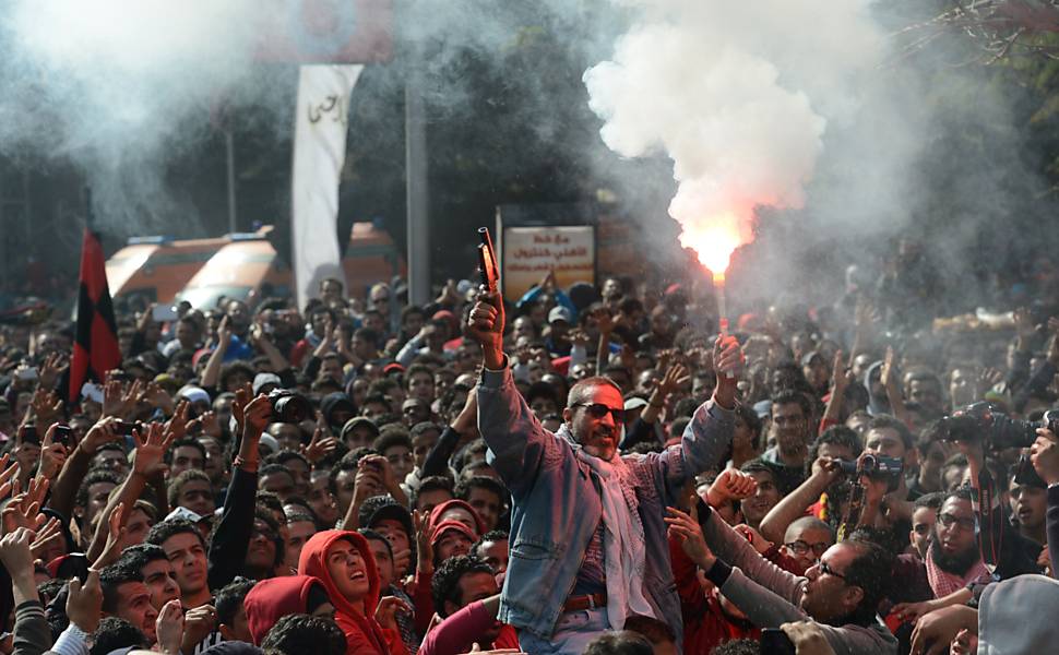 Torcedores comemoram condenação em Cairo