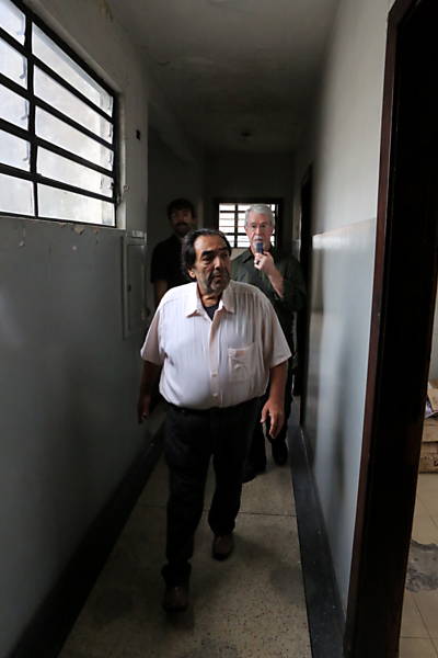 O deputado estadual Adriano Diogo (PT), presidente da Comissão da Verdade paulista, visita parte interna do prédio onde foi preso e torturado durante a ditadura, no DOI-Codi <a href="http://www1.folha.uol.com.br/poder/1222555-ex-presos-politicos-visitam-antigo-doi-codi-onde-foram-torturados-em-sp.shtml ">Leia mais</a>