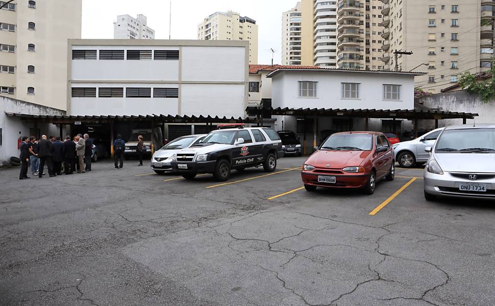 Pátio interno do terreno do 36º DP, na rua Tutoia, 921, Vila Mariana (zona sul de São Paulo), onde funcionou a sede do antigo DOI-Codi, um dos principais centros de repressão e tortura da ditadura militar <a href="http://www1.folha.uol.com.br/poder/1222555-ex-presos-politicos-visitam-antigo-doi-codi-onde-foram-torturados-em-sp.shtml ">Leia mais</a>