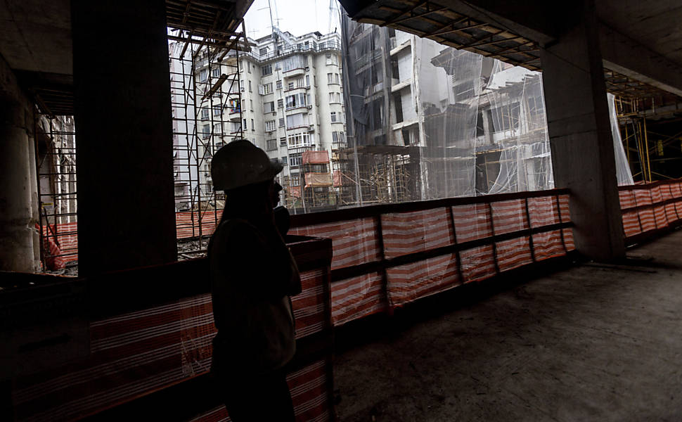 Obras no Hotel Glória, em 2013; na época, o hotel pertencia ao empresário Eike Batista, e não ficou pronto para a Copa de 2014