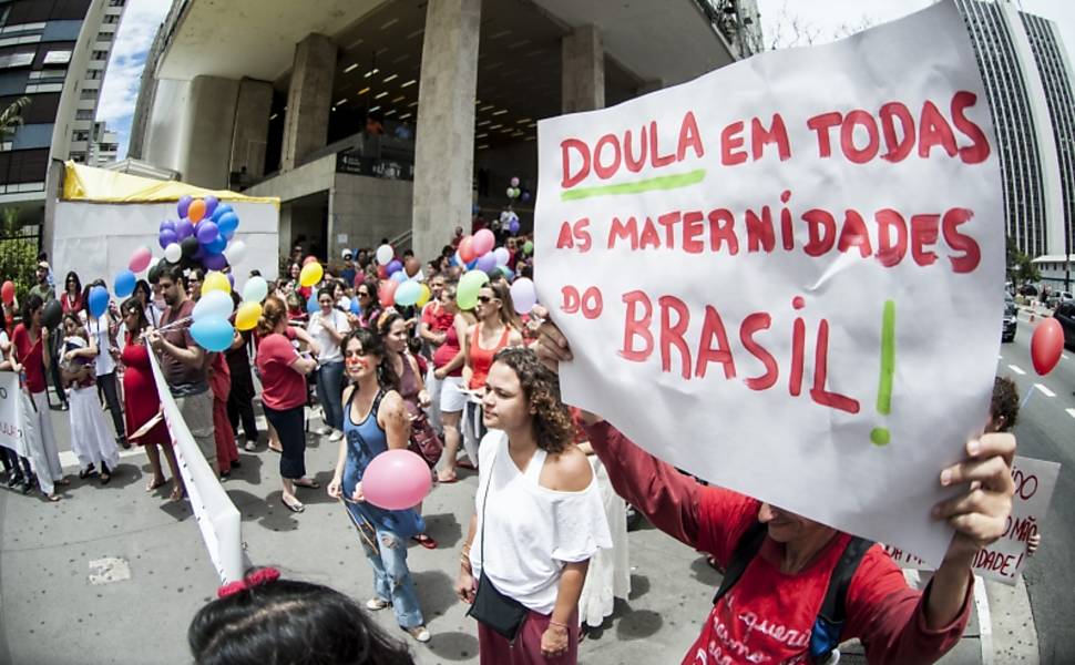 Manifestação à favor de doulas na av. Paulista