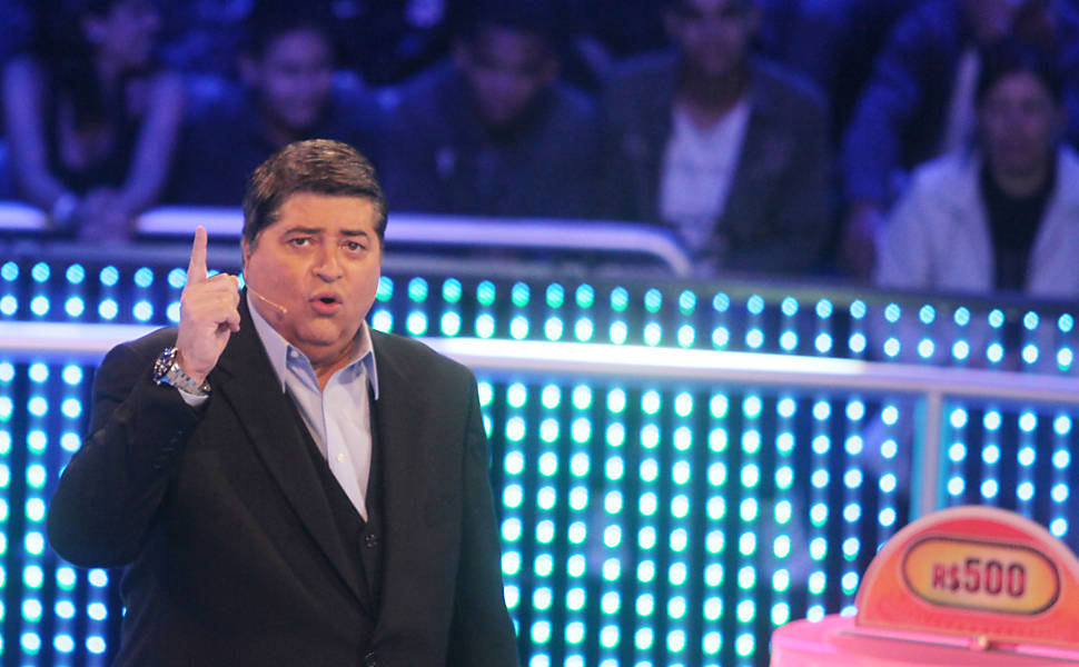 Durante a gravação do programa "Quem Fica em Pé"