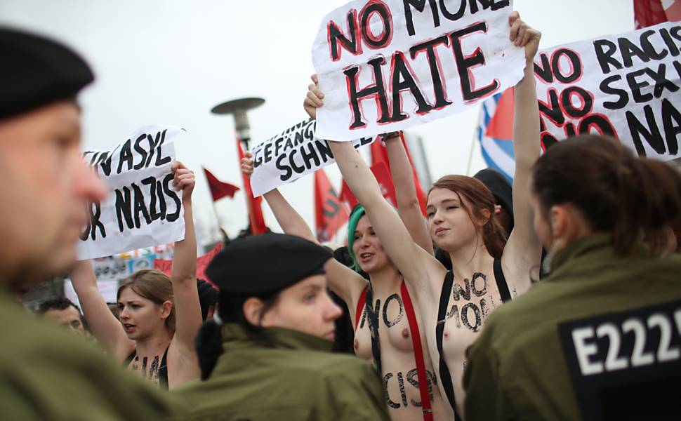 Ativistas do Femen protestam na Alemanha