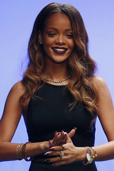 Rihanna estreia como estilista