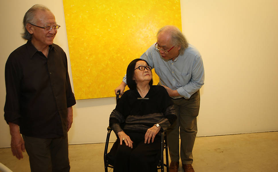 Tomie Ohtake abre exposição em galeria