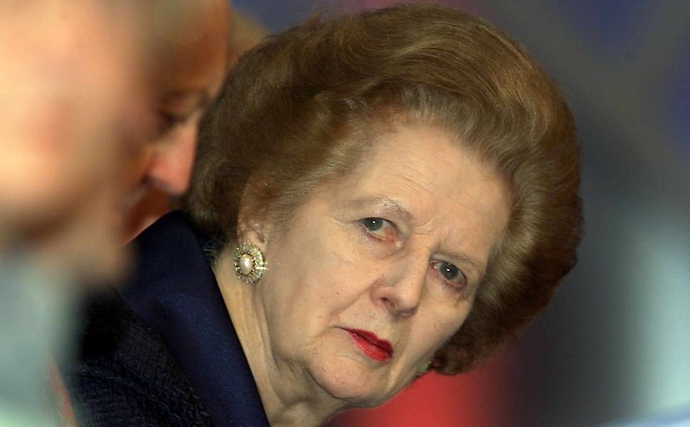 Ex-primeira-ministra britânica Margaret Thatcher, durante sessão de defesa, no segundo dia da Conferência do Partido Conservador em Bournemouth 