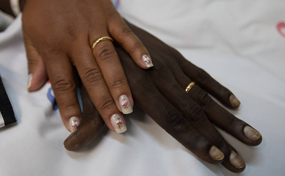 Willian Marques da Silva, 37, casa-se com Gislene Maria de Paula, 32, na UTI do InCor (Instituto do Coração do HC da USP) 