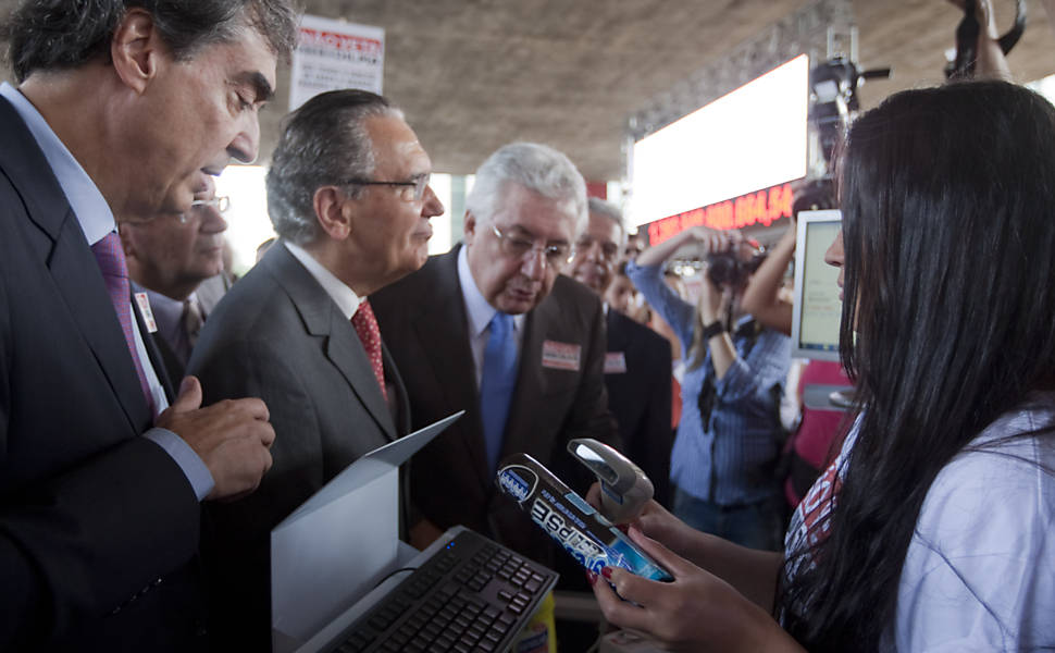 Guilherme Afif Domingos durante compromisso de governo