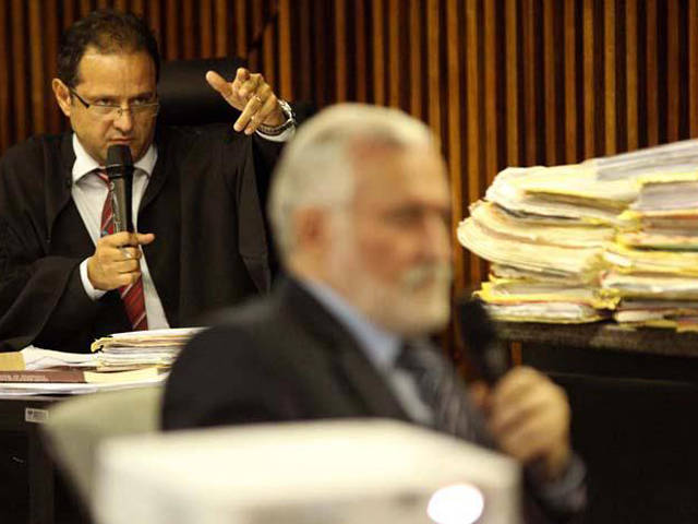 Promotor Marcos Mousinho durante declarações do médico-legista Badan Palhares