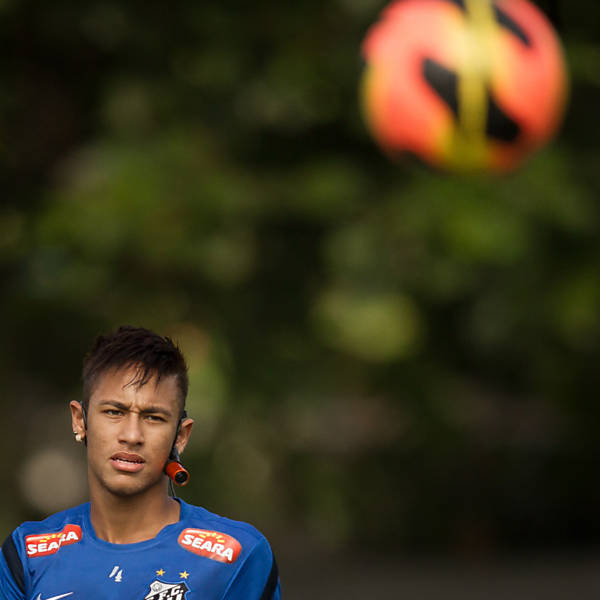 Neymar treina com microcâmera