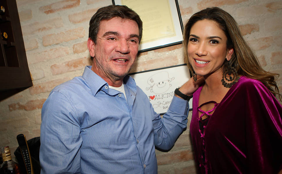 Patricia Abravanel e Andres Sanchez em aniversário de empresário